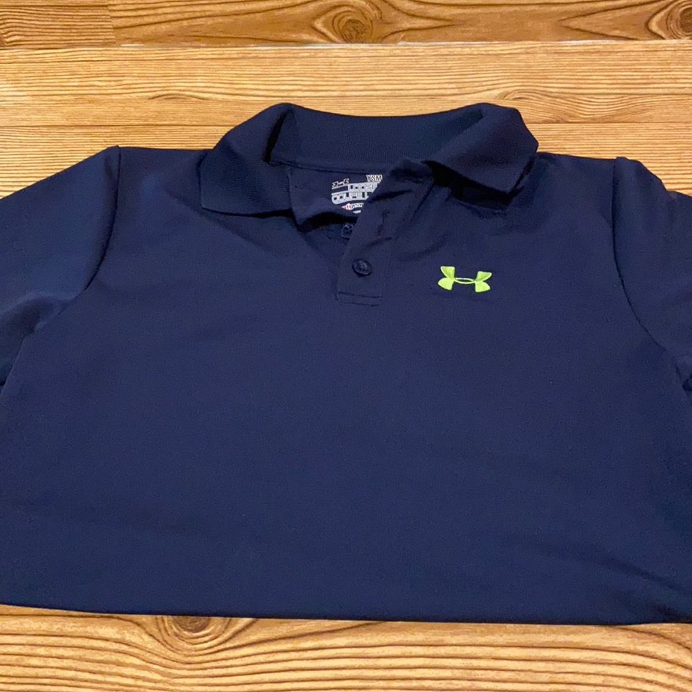 Under armor children’s golf shirt size small
